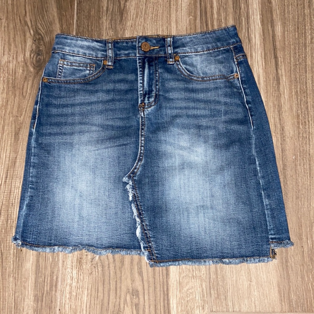 Fitted blue Jean skirt